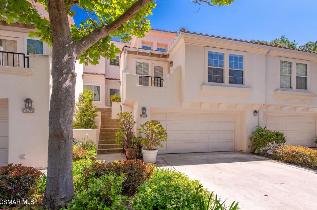 1008 Mountain Oak Pl, Thousand Oaks, CA 91320-3568