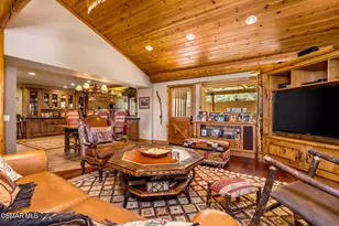 716 Aspen Springs Ranch Rd, Mammoth Lakes, CA 93546 - Photo 18