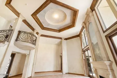 8445 Roseland Avenue, Moorpark, CA 93021 - Photo 10