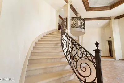 8445 Roseland Avenue, Moorpark, CA 93021 - Photo 12