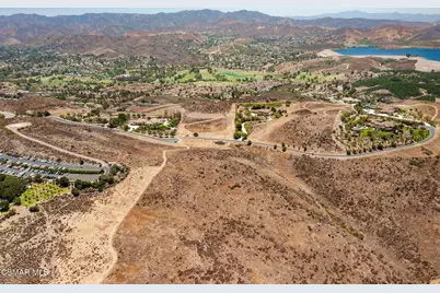 70 Presidential Drive, Simi Valley, CA 93065 - Photo 10