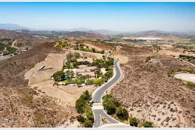 70 Presidential Drive, Simi Valley, CA 93065 - Photo 16