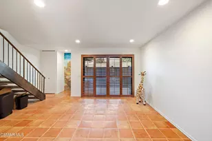 28831 Oakpath Dr, Agoura Hills, CA 91301 - Photo 2