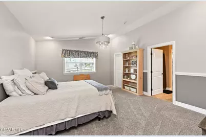 2056 Casual Court, Simi Valley, CA 93065 - Photo 32