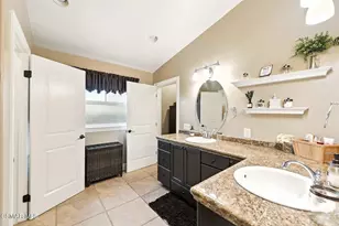 2056 Casual Ct, Simi Valley, CA 93065 - Photo 34