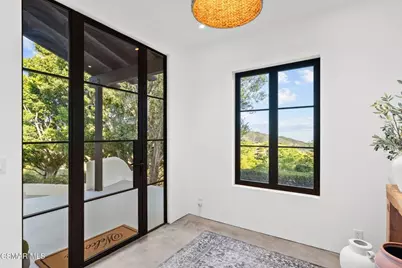 33235 Mulholland Highway, Malibu, CA 90265 - Photo 16