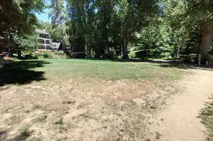 27618 W Shore Rd, Lake Arrowhead, CA 92352 - Photo 4