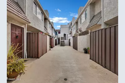 4230 Whitsett Avenue #9, Studio City, CA 91604 - Photo 4