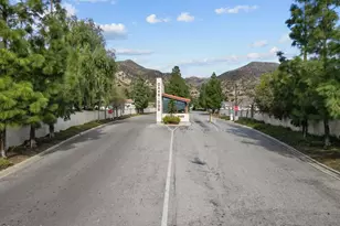 15455 Glenoaks Blvd, Sylmar, CA 91342 - Photo 36