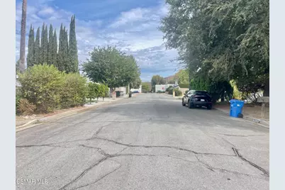 4327 Lou Drive, Simi Valley, CA 93063 - Photo 24