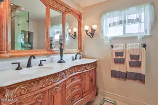 5260 Edgeware Dr, Calabasas, CA 91301 - Photo 22