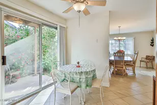 5260 Edgeware Dr, Calabasas, CA 91301 - Photo 10