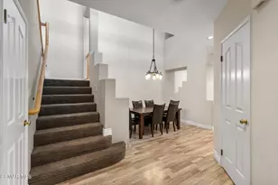 1047 Mountain Oak Pl, Newbury Park, CA 91320 - Photo 2