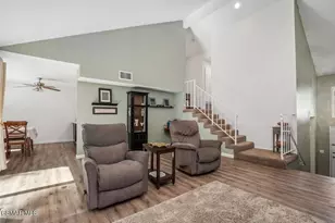 656 Blue Oak Ave, Thousand Oaks, CA 91320 - Photo 12