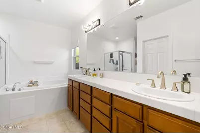 986 Lincoln Court, Simi Valley, CA 93065 - Photo 4