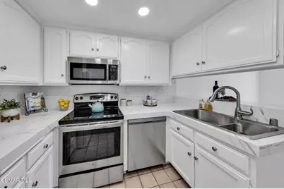 224 Oakleaf Drive #102, Thousand Oaks, CA 91360 - Photo 14