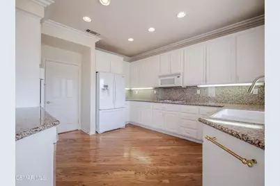 590 Cricketfield, Lake Sherwood, CA 91361 - Photo 12