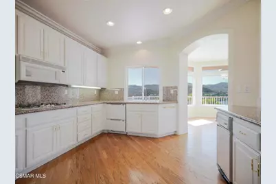 590 Cricketfield, Lake Sherwood, CA 91361 - Photo 14