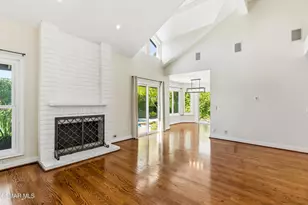 325 Cherry Hills Ct, Thousand Oaks, CA 91320 - Photo 18