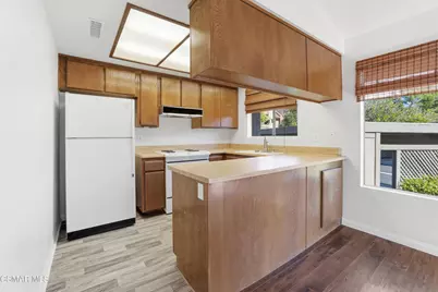 245 Oakleaf Drive #205, Thousand Oaks, CA 91360 - Photo 8