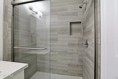 245 Oakleaf Drive #205, Thousand Oaks, CA 91360 - Photo 16