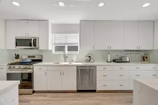 8225 Fallbrook Ave, West Hills, CA 91304 - Photo 16