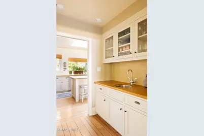 4658 Del Moreno Drive, Woodland Hills, CA 91364 - Photo 14