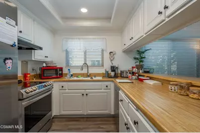 248 Oakleaf Drive #107, Thousand Oaks, CA 91360 - Photo 4