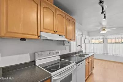 6204 Village 6, Camarillo, CA 93012 - Photo 10