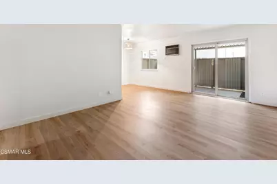 22050 Calvert Street #10, Woodland Hills, CA 91367 - Photo 4