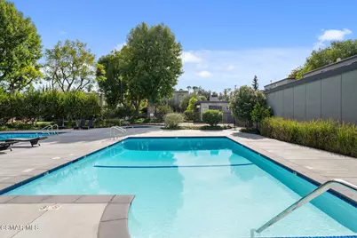 22050 Calvert Street #10, Woodland Hills, CA 91367 - Photo 24