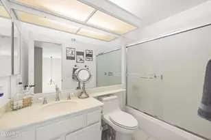 680 Sedgeworth Ct, Simi Valley, CA 93065 - Photo 22