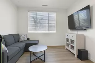 27065 Tanager Ln, Valencia, CA 91381 - Photo 8