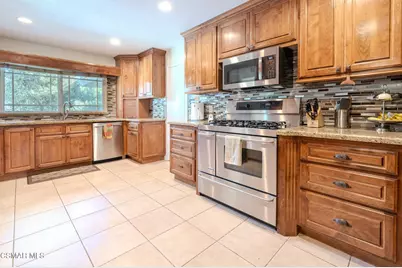 1041 Balsamo Avenue, Simi Valley, CA 93065 - Photo 12