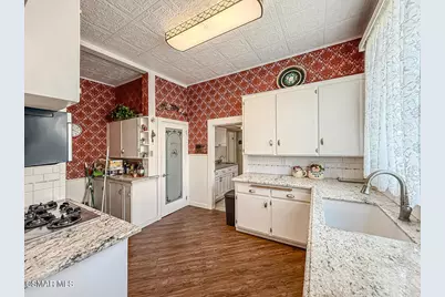 954 E Thompson, Ventura, CA 93001 - Photo 10