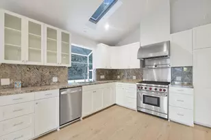 17032 Cotter Pl, Encino, CA 91436 - Photo 8