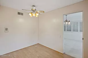 23325 Bessemer St, Woodland Hills, CA 91367 - Photo 14