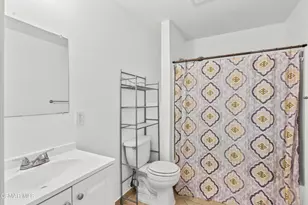 8800 Cedros Ave, Panorama City, CA 91402 - Photo 6