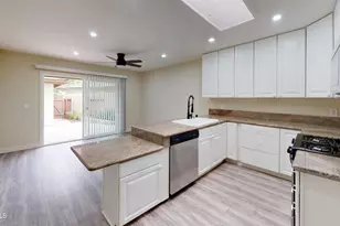 1137 Bright Glen Cir, Westlake Village, CA 91361 - Photo 8