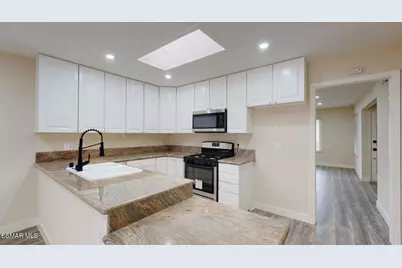 1137 Bright Glen Circle, Westlake Village, CA 91361 - Photo 6