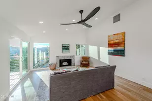 5101 Calatrana Dr, Woodland Hills, CA 91364 - Photo 12