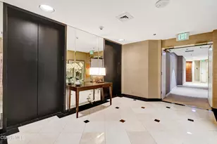 10550 Wilshire Blvd, Los Angeles, CA 90024 - Photo 22