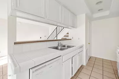 2026 Calle La Sombra #2, Simi Valley, CA 93063 - Photo 14