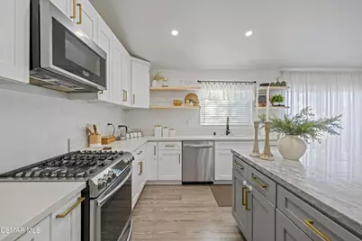 18712 Vicci Street, Canyon Country, CA 91351 - Photo 10