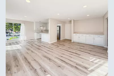 291 Sequoia Court #17, Thousand Oaks, CA 91360 - Photo 4