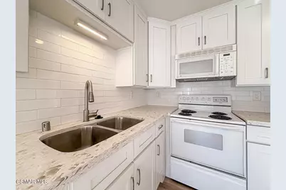 291 Sequoia Court #17, Thousand Oaks, CA 91360 - Photo 10