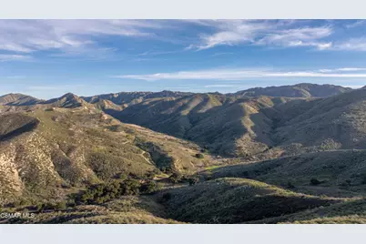 551 Rustic Hills Drive, Simi Valley, CA 93065 - Photo 38