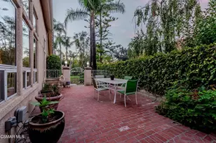 368 Pellburne Ct, Simi Valley, CA 93065 - Photo 46