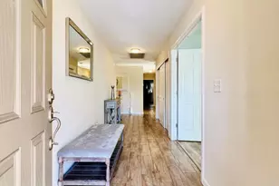 197 Creekside Cir, Sacramento, CA 95823 - Photo 2