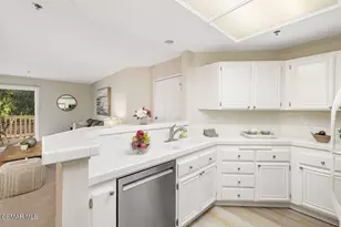 697 Sutton Crest Trail, Oak Park, CA 91377 - Photo 12